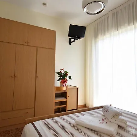 Milton Hotel 3*