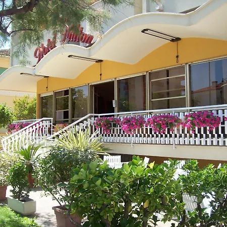 Milton Hotel 3*