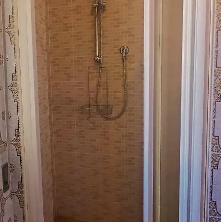 Milton Hotel 3*