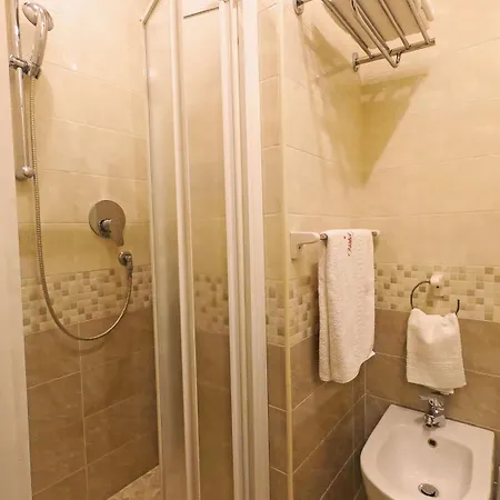 Milton Hotel 3*